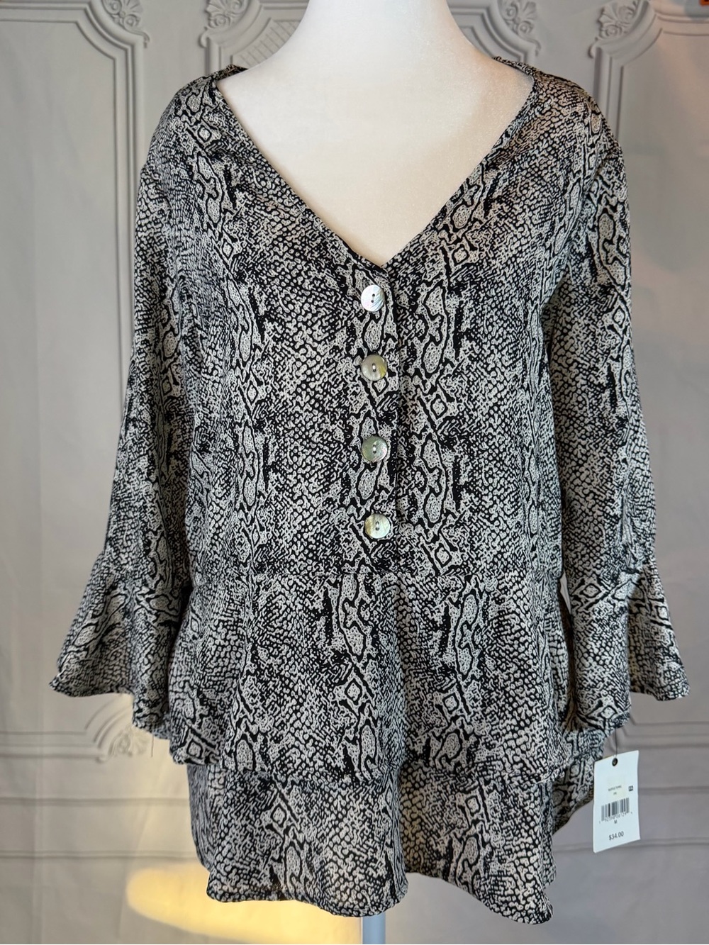 Ophelia Roe Snake Print Peplum Blouse Size M V-Neck Bell Sleeve MOP Buttons NWT